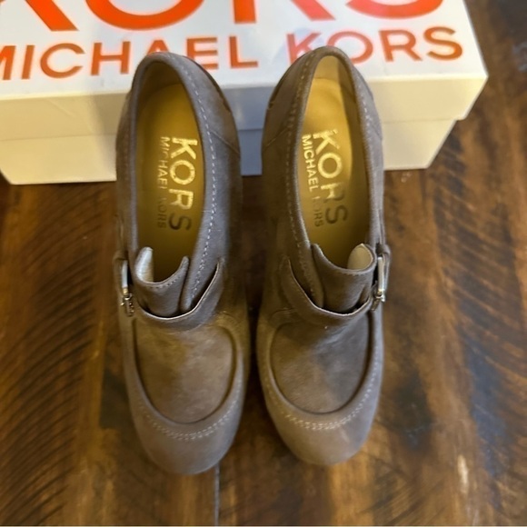 Kors Michael Kors Suede Bootie Size 6 - Picture 8 of 8